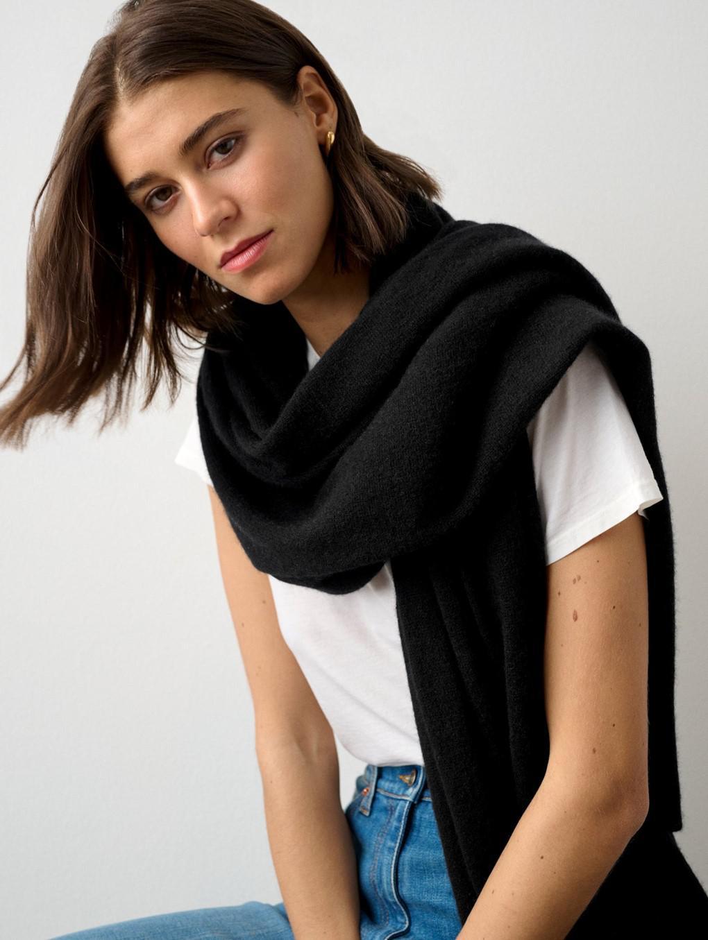 White + Warren cashmere scarf black